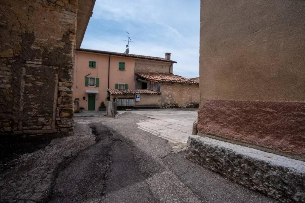 Casa Pastello In Valpolicella Apartment Cavalo Bagian luar foto